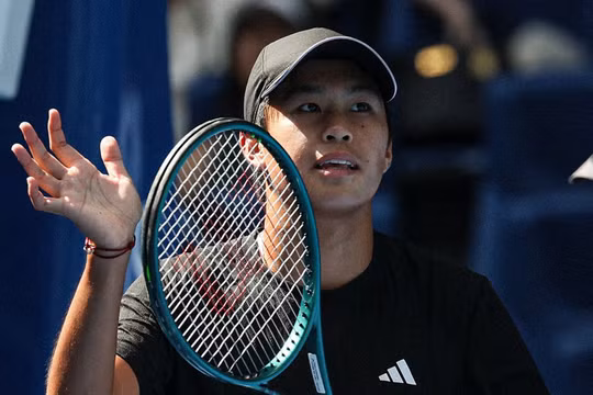 Tay vợt gốc Việt Learner Tien hạ Medvedev, giành vé chung kết China Open 2025