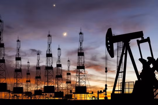 Giá xăng dầu hôm nay 28/5/2025: Giá dầu "im ắng" chờ động thái từ OPEC+
