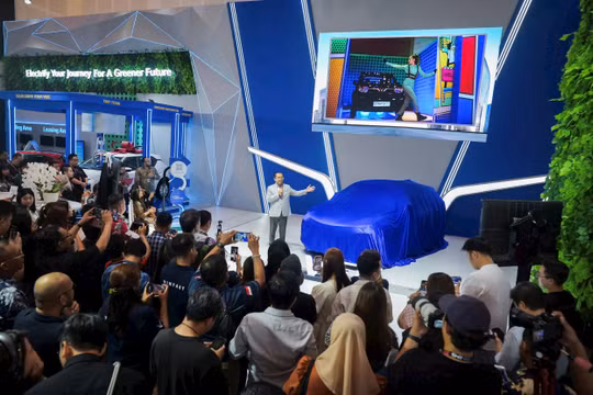 Vinfast lập kỷ lục tại IIMS Surabaya 2025 với 4 giải thưởng, VF3 được xướng tên “Xe điện đô thị tốt nhất”