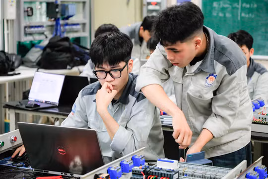 Đào tạo cao đẳng phải đúng bản chất, không biến thành ‘đại học thu nhỏ’ hay ‘đại học em’ trong trường đại học