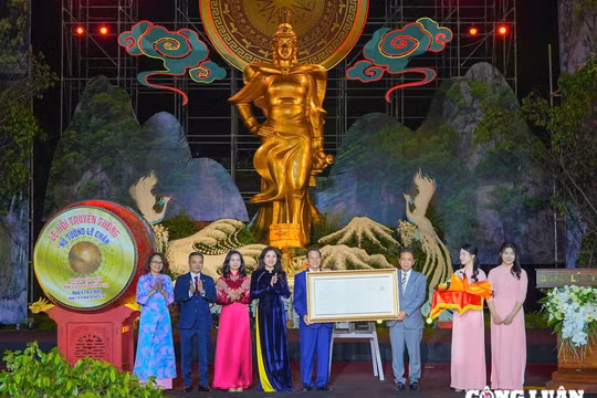 Hải Phòng đón nhận Bảo vật quốc gia “Bộ kim phẩm Đền Nghè” và khai mạc Lễ hội truyền thống Nữ tướng Lê Chân năm 2025