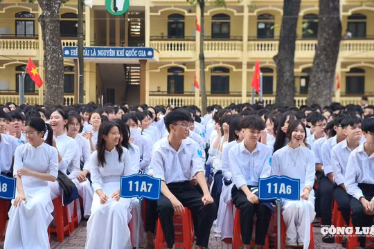Ủng hộ trên 20 triệu, phụ huynh được vinh danh kim cương, nhà trường nói gì?