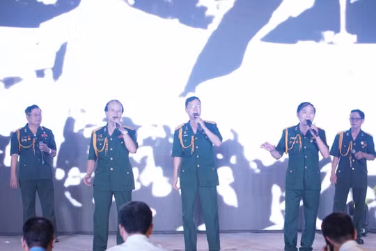 'Vinh quang Tổ quốc Việt Nam' - Chương trình nghệ thuật tri ân và tự hào