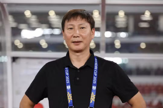 Đề xuất tặng Bằng khen của Thủ tướng Chính phủ cho HLV Kim Sang-sik