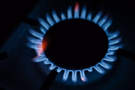 Giá khí đốt châu Âu lại tăng vọt