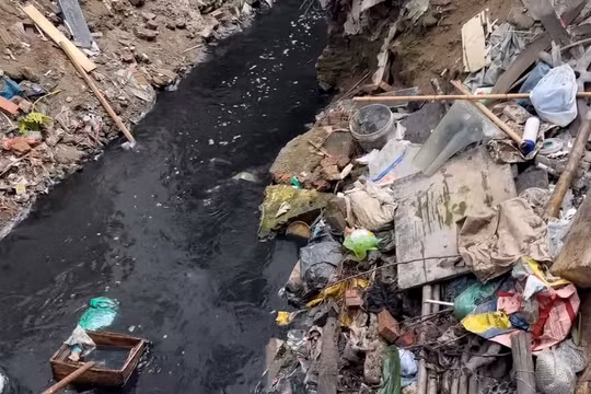Hà Nội: Mương Thụy Khuê ô nhiễm kéo dài, khi nào mới được cải thiện?
