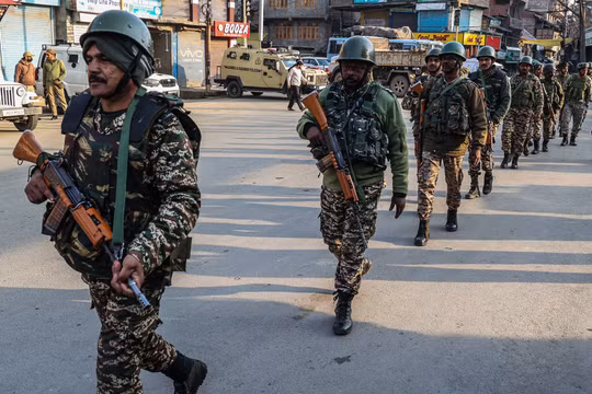 Nóng: Đấu súng giữa Ấn Độ và Pakistan ở Kashmir