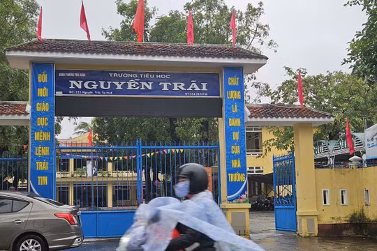 Huế: 8 học sinh tiểu học nôn ói sau bữa ăn bán trú, ngành y tế vào cuộc xác minh