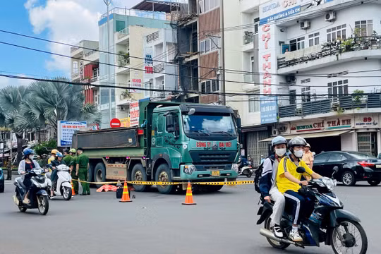 Gia Lai: Xe ô tô tải tông người đi xe máy tử vong tại chỗ