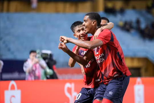 CLB CAHN thua ngược Pathum United tại Giải vô địch các CLB ASEAN 2025/26