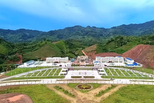 Bài 2: Nậm Pồ không chỉ có đường giao thông...