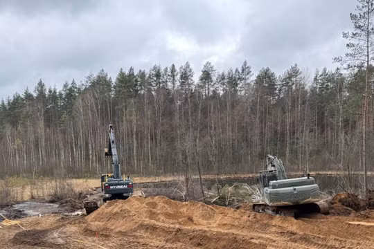 Xe của lính Mỹ mất tích ở Lithuania nằm sâu dưới lòng đất