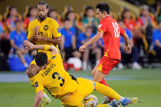 Điểm tin thể thao ngày 30/10: AFC sẵn sàng xử thua Malaysia, Kaka và Figo sắp đến TP.HCM