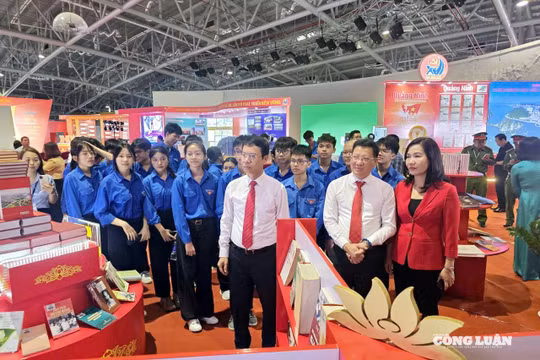 Quảng Ninh: Triển lãm, tái hiện lịch sử bằng hiện vật và công nghệ hiện đại
