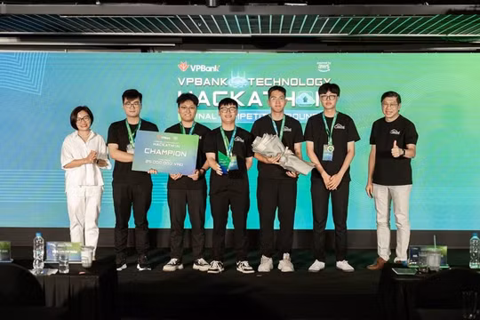 VPBank Technology Hackathon 2025: Những người trẻ "viết tương lai" cho ngân hàng số