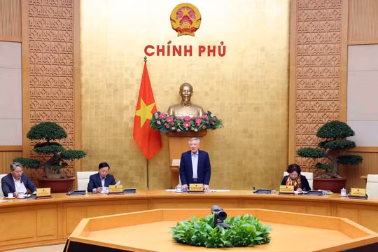 Phó Thủ tướng Thường trực họp với Trường Hải, Vinspeed và 3 doanh nghiệp về đường sắt tốc độ cao Bắc - Nam