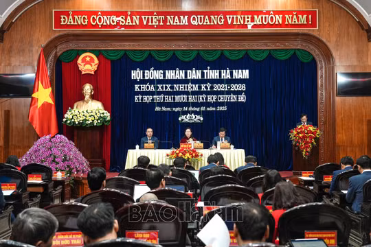 Hà Nam thông qua 18 nghị quyết về kinh tế - xã hội và công tác nhân sự theo thẩm quyền