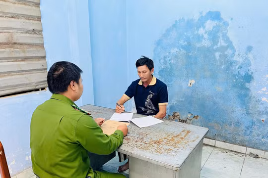 Bắt khẩn cấp người đàn ông say xỉn, tấn công người thi hành công vụ ở TP HCM