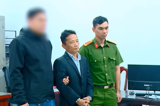 Khởi tố Bình "con", người cầm kiếm dọa chém nữ công nhân vì ngăn hái hoa