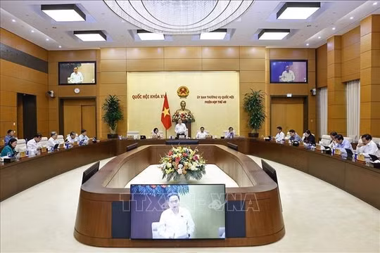Ủy ban Thường vụ Quốc hội họp phiên thứ 50: Xem xét 20 dự án luật, nhiều vấn đề lớn về ngân sách, đầu tư công và giáo dục