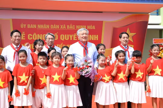 Đặt tên Trường Tiểu học Nguyễn Lựu để tiếp bước truyền thống vẻ vang, hiển hách của Bắc Ninh Hòa