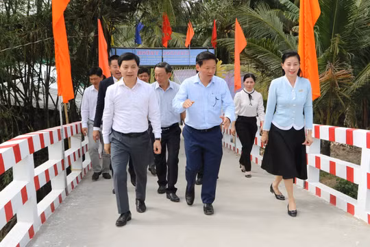 Báo Công lý phối hợp tổ chức khánh thành cầu giao thông nông thôn tại tỉnh Bến Tre