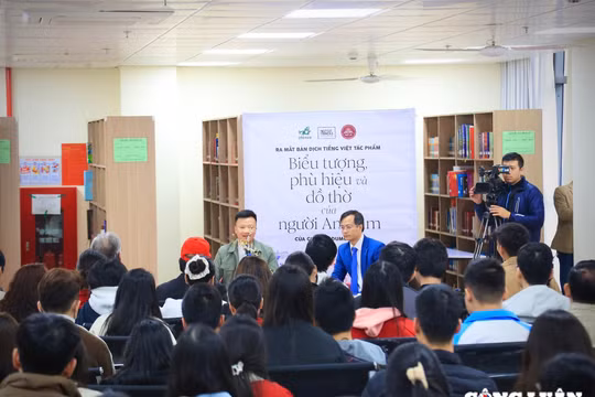 Nét độc đáo trong biểu tượng, phù hiệu và đồ thờ của người An Nam