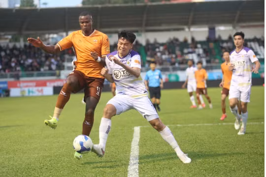 Thua thảm trước Hà Nội FC trên sân nhà, HLV Lê Quang Trãi nói gì?