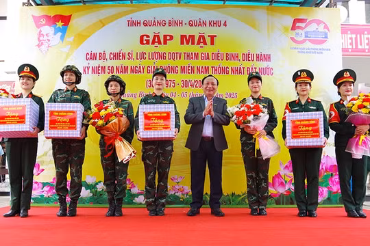 Góp phần tạo khí thế cho lễ kỷ niệm 50 năm thống nhất: Quảng Bình tiếp sức lực lượng diễu binh
