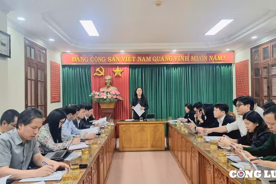 Ninh Bình: Giao ban báo chí và định hướng tuyên truyền tháng 4/2025