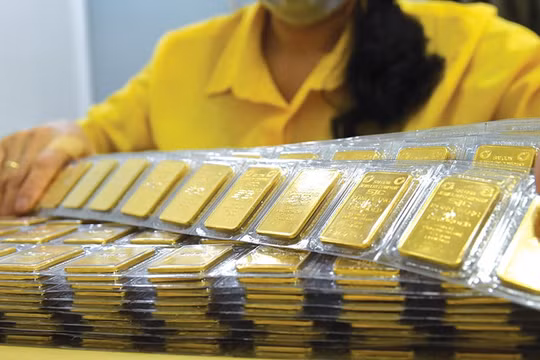 11 doanh nghiệp trúng thầu 12.300 lượng vàng SJC, giá vàng giảm mạnh
