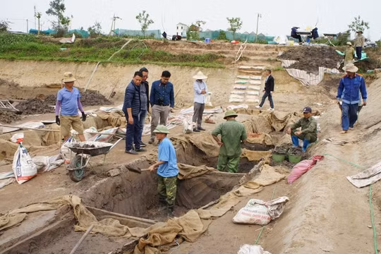 Khai quật hai thuyền cổ ở Thuận Thành, Bắc Ninh