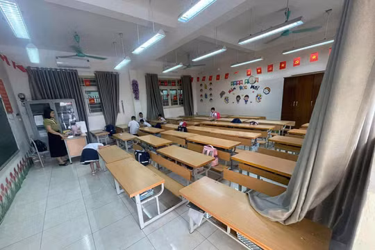 Trường thất hứa sau loạt vi phạm bữa ăn bán trú, phụ huynh đồng loạt cho con nghỉ học
