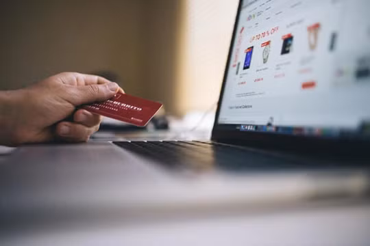 Khi tôi bị 'lột trần' trên không gian mạng