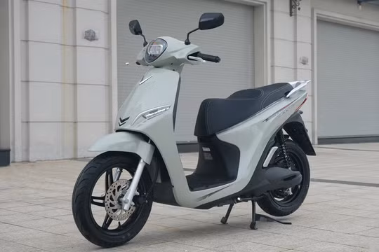 VinFast chính thức ra mắt 3 mẫu xe máy điện 2 pin rời