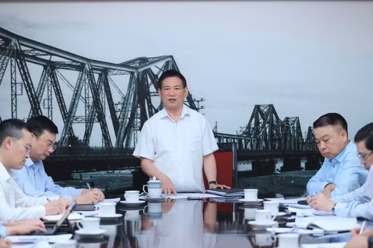 Kiểm soát chặt dòng tiền của các ngân hàng thương mại cho vay bất động sản với tỉ lệ lớn