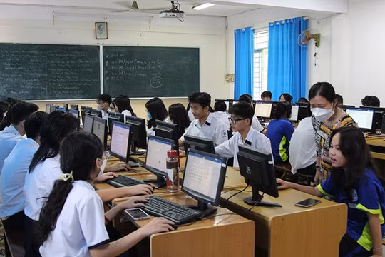Chuyển đổi số toàn diện, phổ cập và ứng dụng mạnh mẽ công nghệ số, trí tuệ nhân tạo trong giáo dục và đào tạo