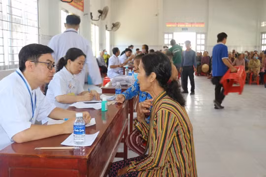 Khám bệnh miễn phí, lập sổ sức khỏe điện tử cho toàn dân từ năm 2026