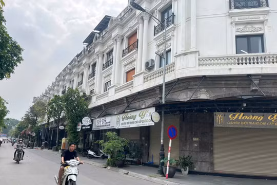 Loạt cửa hàng tại chợ đầu mối ở Hà Nội tạm dừng kinh doanh