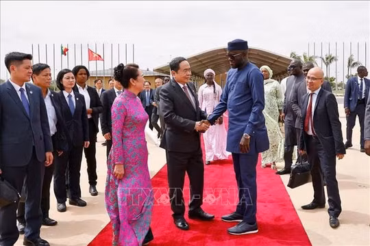 Chủ tịch Quốc hội Trần Thanh Mẫn kết thúc tốt đẹp chuyến thăm chính thức Senegal