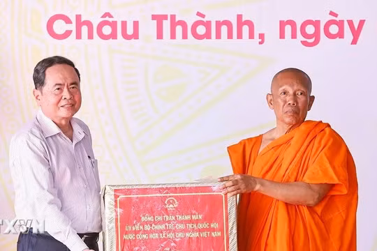 Huy động các nguồn lực từ cộng đồng để chăm lo chu đáo cho gia đình chính sách, hộ nghèo
