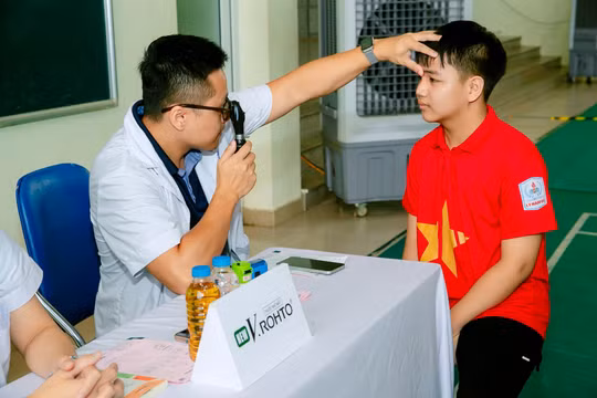 Trẻ dưới 18 tuổi cận thị, lác mắt sẽ được Bảo hiểm y tế chi trả
