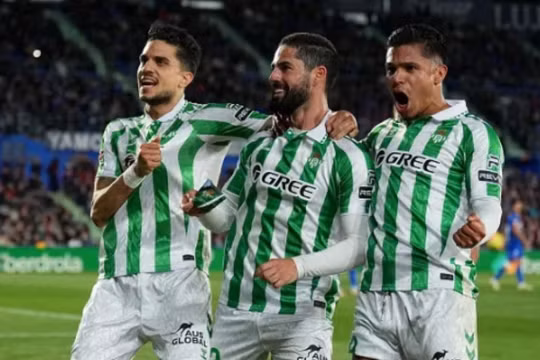 Real Madrid thua bạc nhược trước Betis tại vòng 26 La Liga
