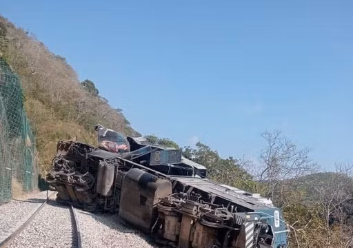 Tai nạn tàu hỏa thảm khốc tại Mexico, 13 người thiệt mạng