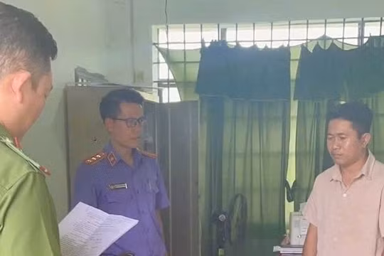 Cán bộ xã ở Lâm Đồng 'biển thủ' 500 triệu đồng tiền hỗ trợ lũ lụt