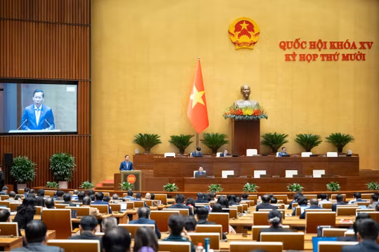 Chiều nay, Quốc hội thảo luận ở Tổ về dự thảo Văn kiện trình Đại hội XIV của Đảng