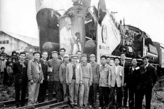95 mùa xuân, ơn Đảng, ơn Bác Hồ!