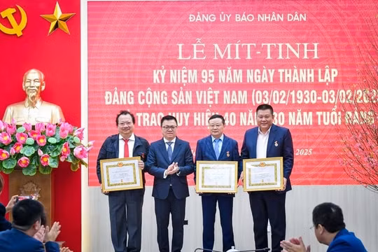 Báo Nhân Dân tổ chức mít-tinh kỷ niệm 95 năm Ngày thành lập Đảng