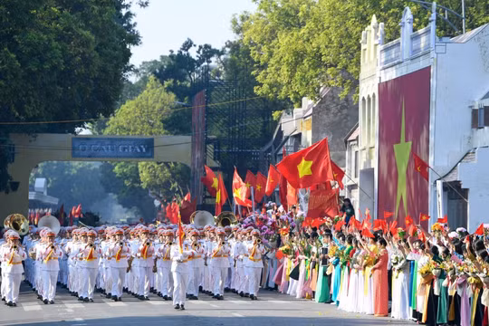 Ta đi tới, trên đường ta bước tiếp