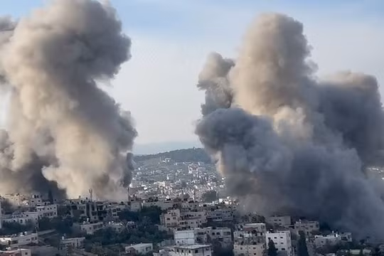 Quân đội Israel phá hủy nhiều tòa nhà trong trại tị nạn ở Bờ Tây